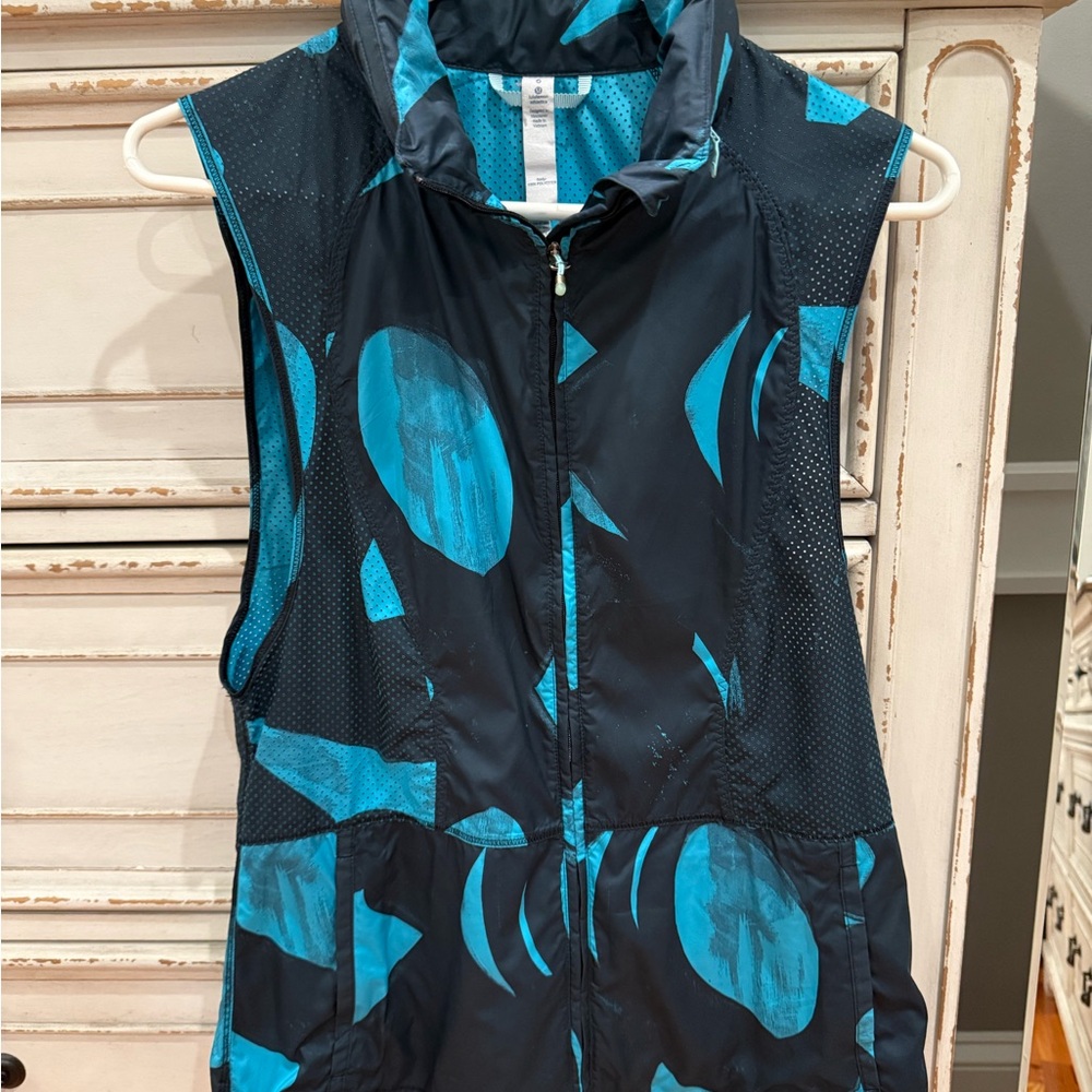 Lululemon Athletica Blue and Teal Green Vest